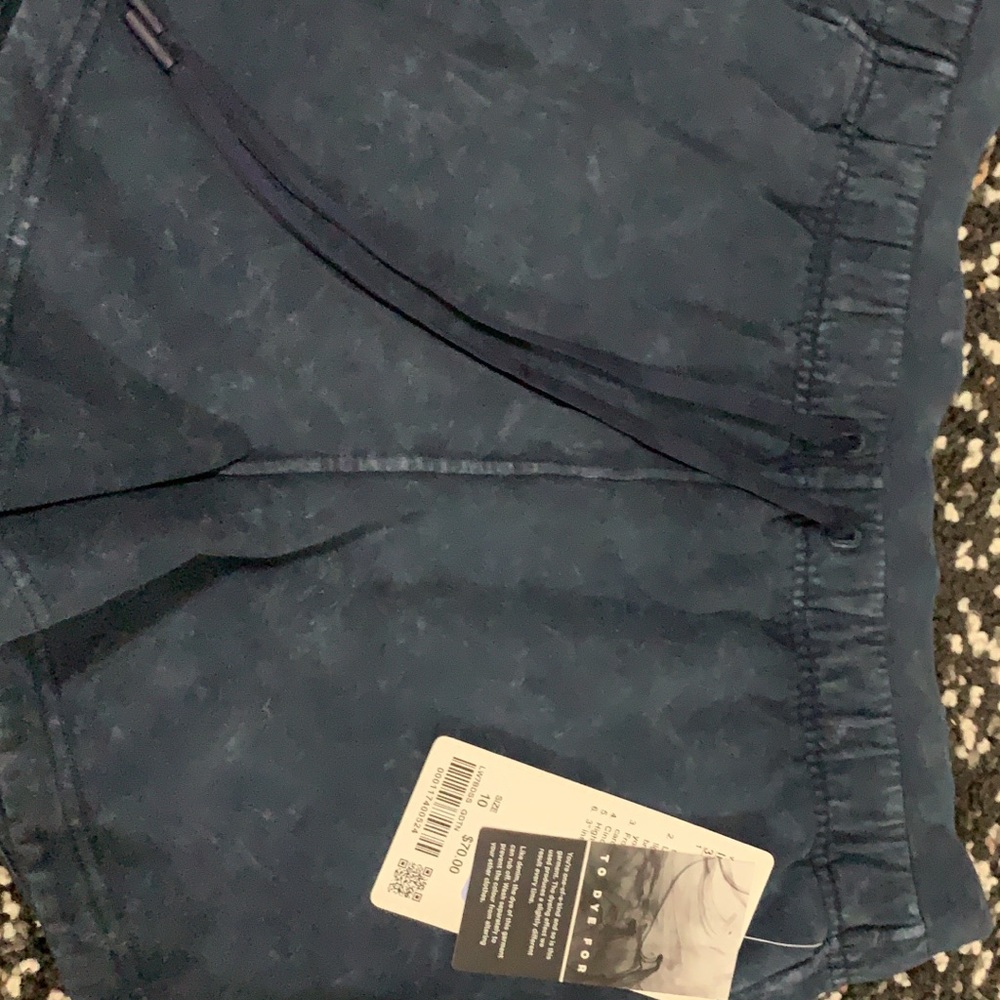 SOLD NWT Lululemon Inner Glow Short 3” - Picture 5 of 5